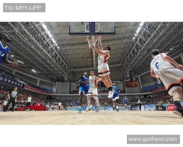 重庆与成都篮球队赛后复盘团队协作的精彩瞬间与战术分析