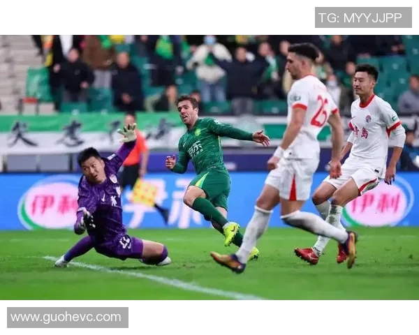 国安与恒大激战正酣球迷热议下载赛事精彩瞬间与精彩回放