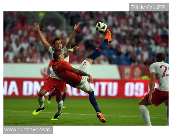 波兰与智利激战成平局双方各自展现实力与韧性