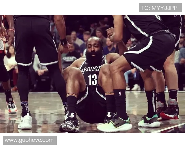 哈登在篮网对阵太阳的比赛中精彩表现得分引发热议