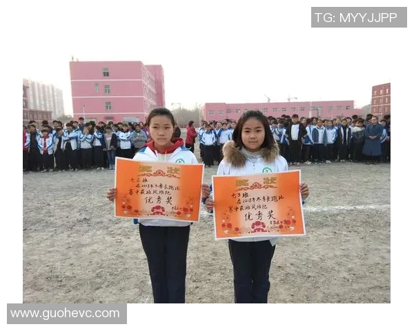 LNG在挑战者杯中的比赛经验分析与表现评估