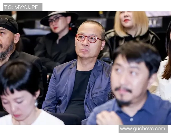 谢什科的传奇人生与他在现代艺术中的深远影响探讨